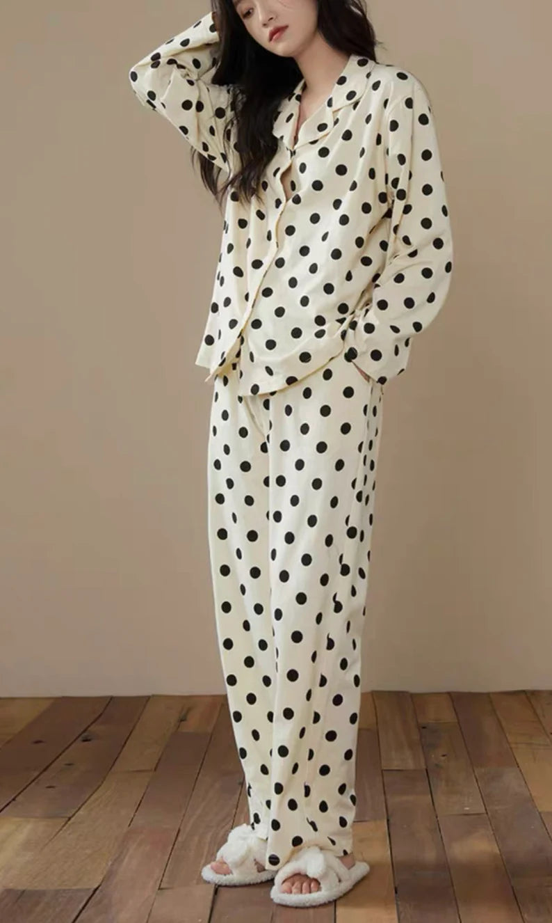 Black & White polka