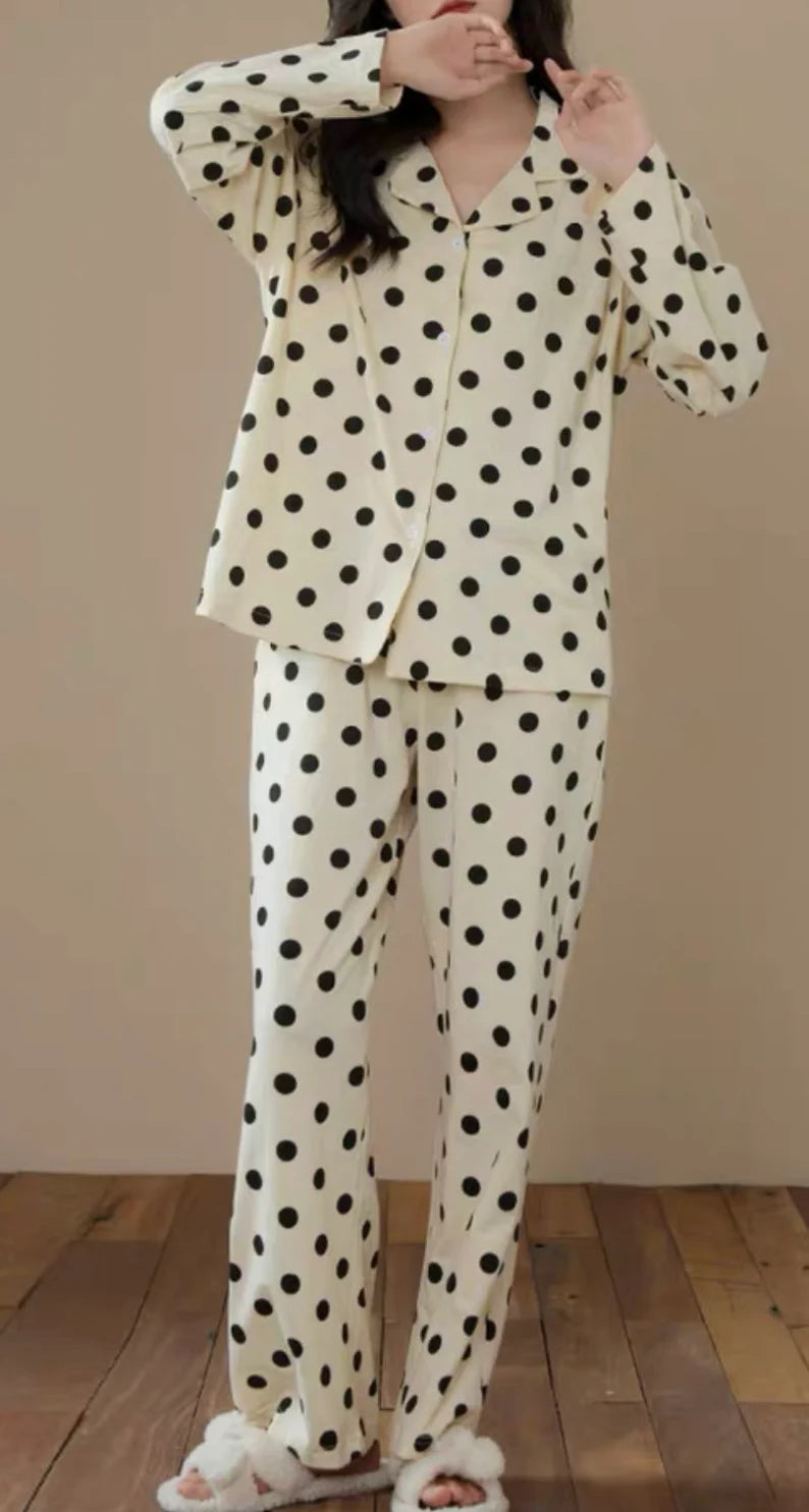 Black & White polka